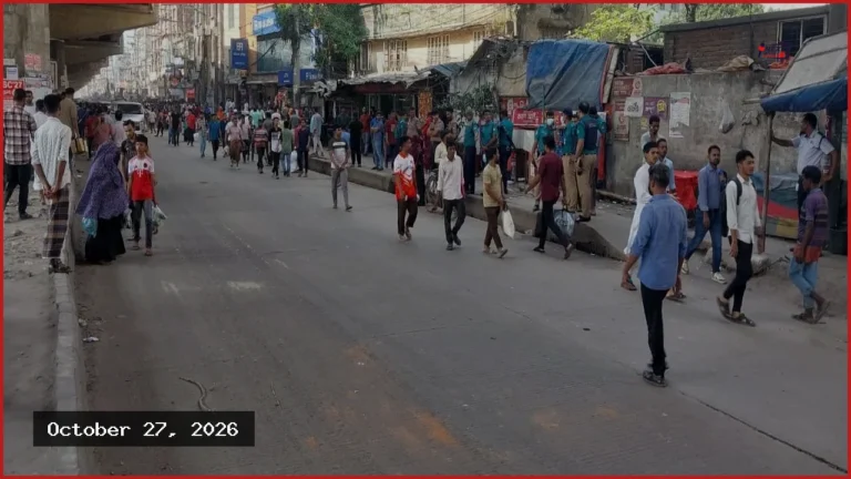 বেতন বৃদ্ধির দাবিতে গাজীপুরে মহাসড়ক অবরোধ, বন্ধ যান চলাচল